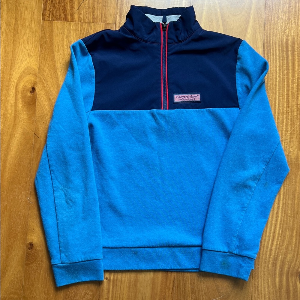 Boys Vineyard Vines pull over